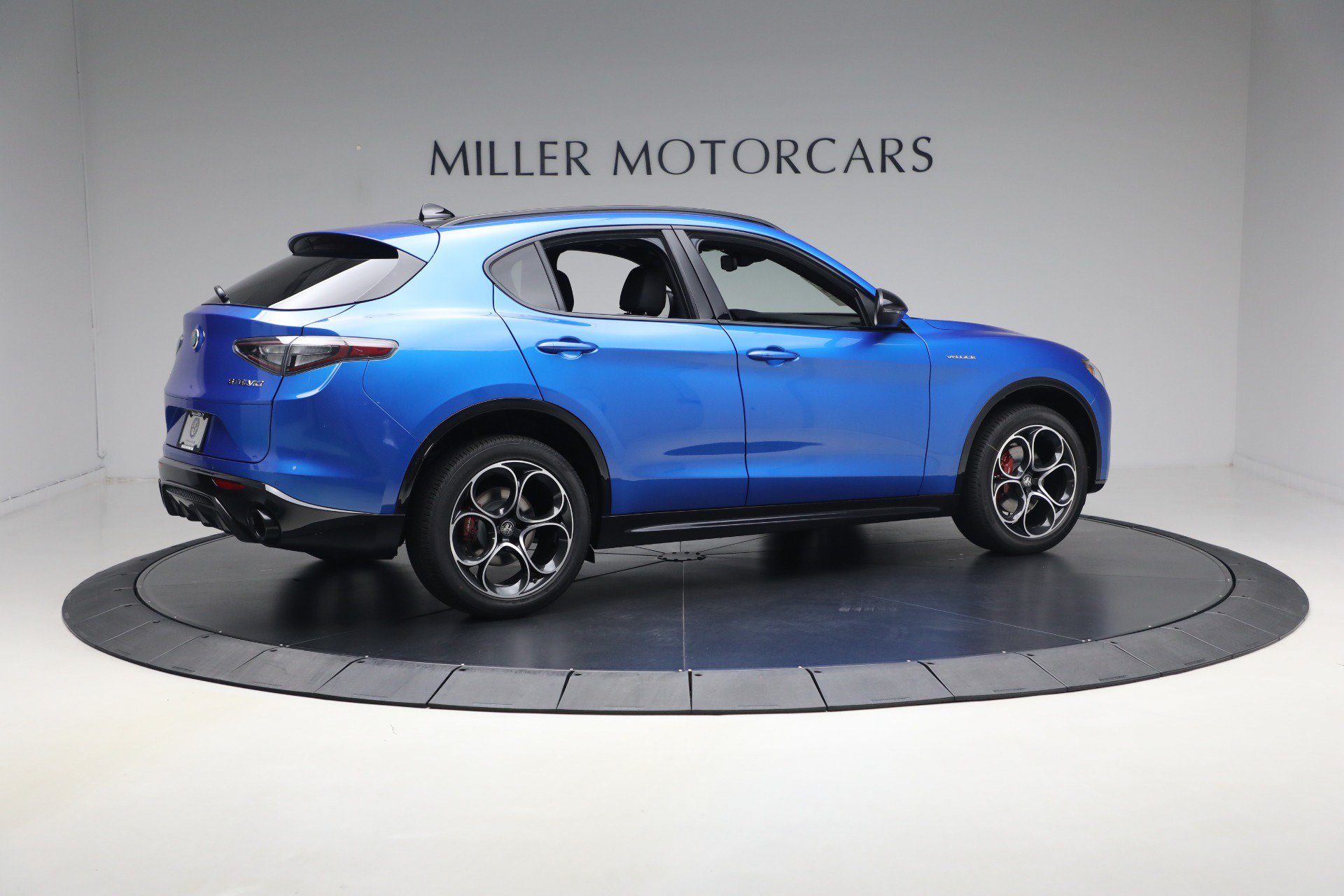 New 2026 Alfa Romeo Stelvio Sprint AWD/4WD image 8