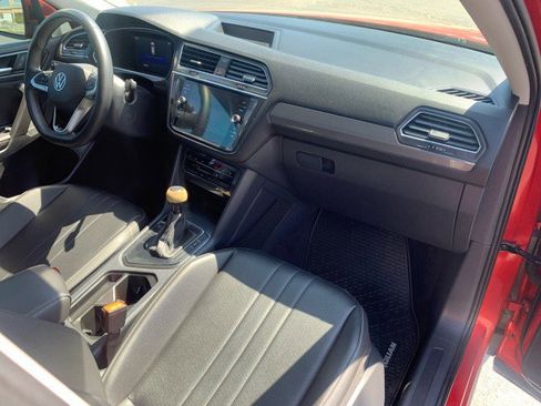 Used 2022 Volkswagen Tiguan SE image 20