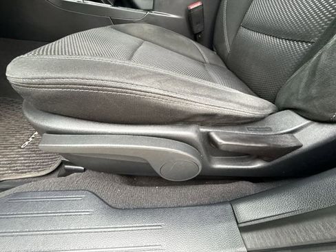 Used 2019 Subaru Outback 2.5i AWD/4WD image 12