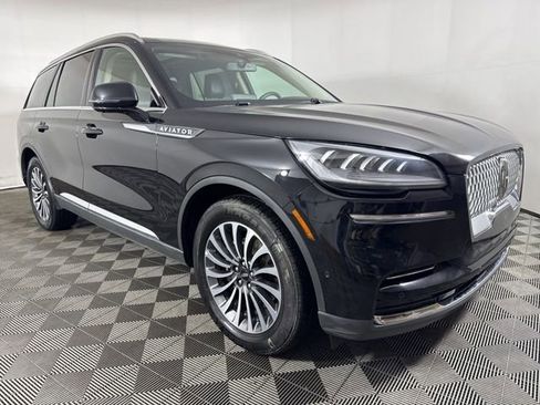 Used 2024 Lincoln Aviator Reserve AWD/4WD image 1