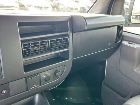 Used 2022 Chevrolet Express 3500 w/ Driver Convenience Package image 21