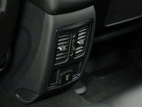 Used 2020 Jeep Grand Cherokee Altitude image 34