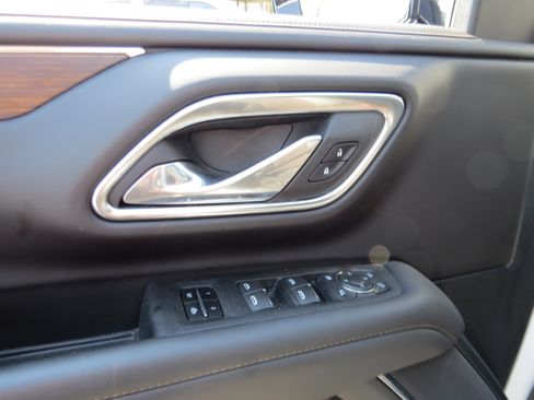 Used 2024 Chevrolet Tahoe High Country w/ Premium Package AWD/4WD image 21