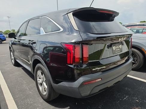 Certified 2023 Kia Sorento LX FWD image 11