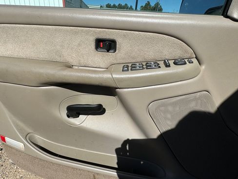 Used 2001 Chevrolet Silverado 1500 LS w/ Off-Road Skid Plate Pkg image 14