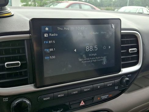 Used 2023 Hyundai Venue SEL FWD image 17