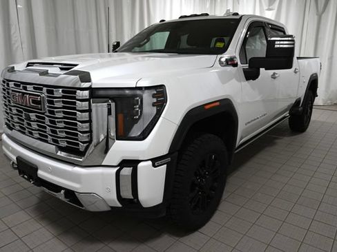 Used 2024 GMC Sierra 3500 Denali w/ Denali Reserve Package AWD/4WD image 19