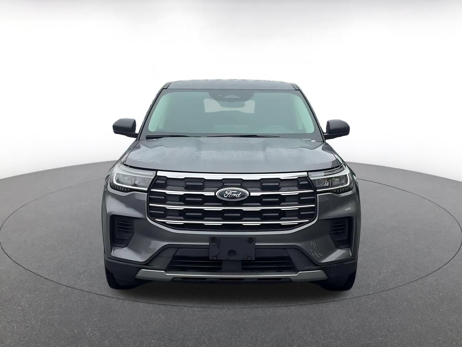 Used 2026 Ford Explorer Active AWD/4WD image 4
