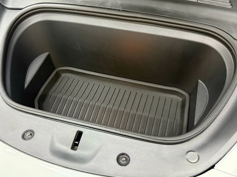 Used 2022 Tesla Model Y Long Range image 47