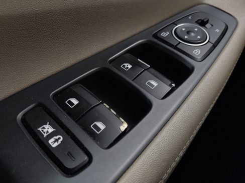 Used 2019 Hyundai Santa Fe SE FWD image 27