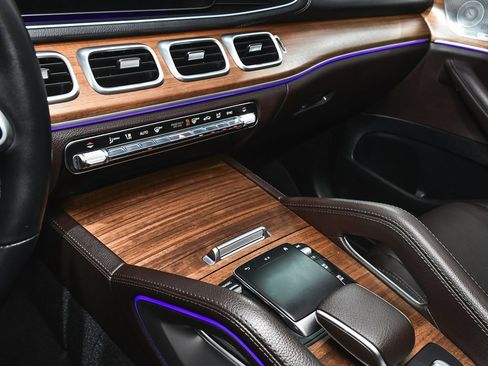 Used 2023 Mercedes-Benz GLS 450 4MATIC image 52