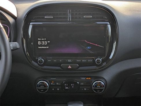 Used 2023 Kia Soul EX image 17