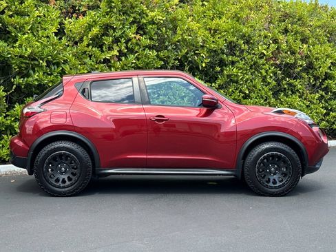 Used 2015 Nissan Juke SV AWD/4WD image 3