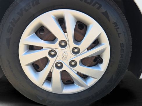 Used 2019 Hyundai Elantra SE w/ Cargo Package image 19