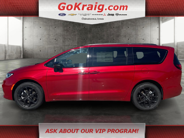 New 2026 Chrysler Pacifica Select w/ S Appearance Package AWD/4WD image 8