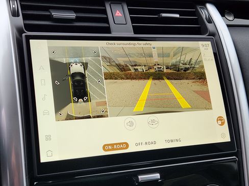 Certified 2024 Land Rover Discovery S image 24