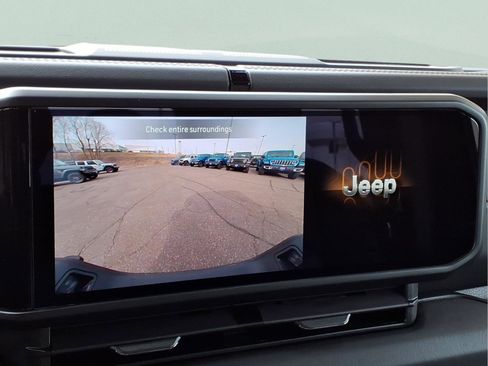 New 2026 Jeep Gladiator Sport AWD/4WD image 16