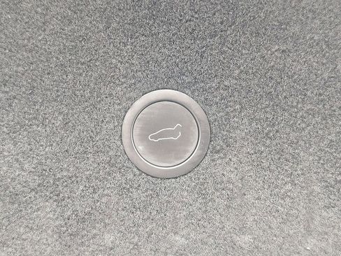 Used 2021 Tesla Model S Plaid image 12