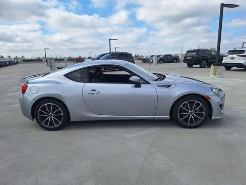 Used 2017 Subaru BRZ Limited w/ Popular Package #2 RWD image 4