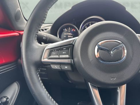 Used 2020 MAZDA MX-5 Miata Grand Touring w/ Appearance Package RWD image 13