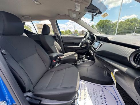 New 2025 Nissan Kicks Play S FWD image 9