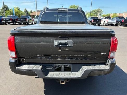Used 2019 Toyota Tacoma TRD Sport AWD/4WD image 6