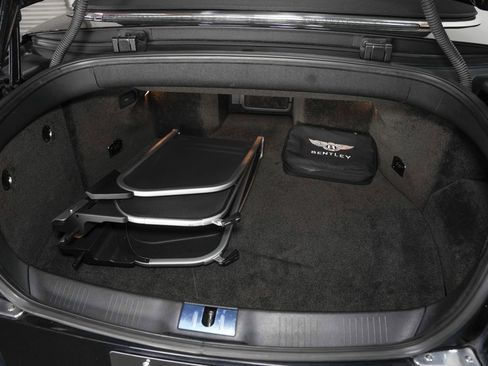 Used 2018 Bentley Continental GT image 46