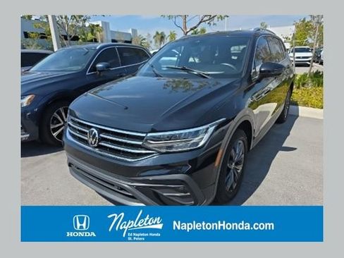 Used 2023 Volkswagen Tiguan SE image 1
