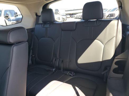 Used 2025 Honda Pilot EX-L image 17