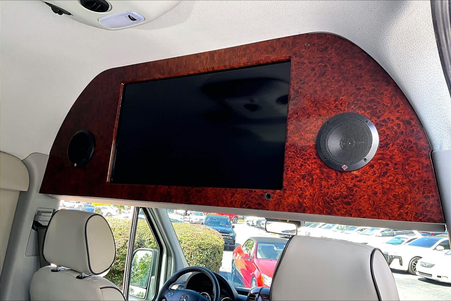 Used 2018 Mercedes-Benz Sprinter 2500 image 31