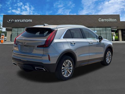 Used 2025 Cadillac XT4 Premium Luxury FWD image 5