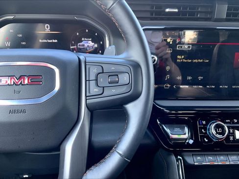 Used 2024 GMC Sierra 1500 AT4 w/ AT4 Premium Package AWD/4WD image 25