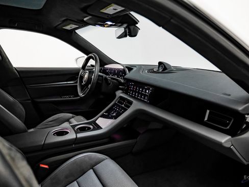 Used 2020 Porsche Taycan Turbo S image 42