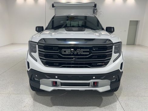 Used 2023 GMC Sierra 1500 AT4 w/ AT4 Premium Package image 8