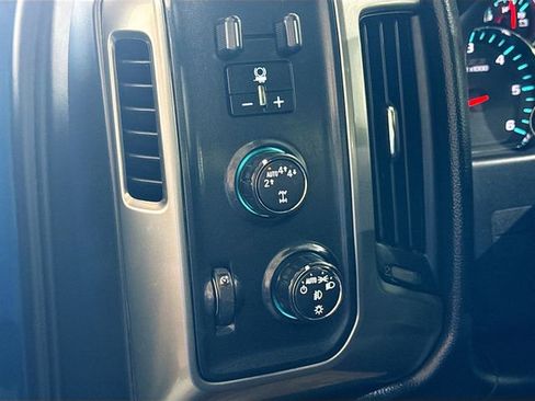 Used 2018 Chevrolet Silverado 1500 LT w/ All Star Edition AWD/4WD image 11