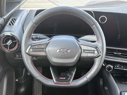 Used 2025 Chevrolet Equinox EV RS FWD image 19