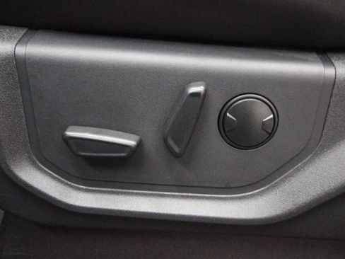 Used 2022 Ford Expedition Max XLT image 18