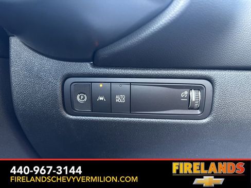 New 2026 Chevrolet Equinox EV LT image 16