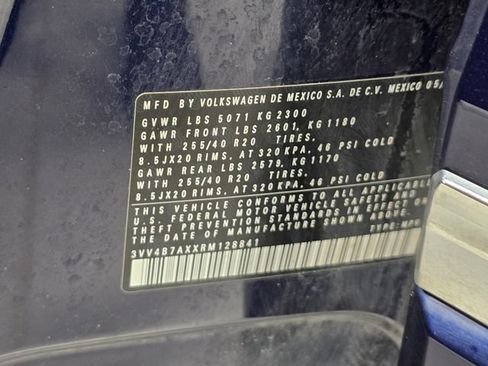 Used 2024 Volkswagen Tiguan SEL R-Line AWD/4WD image 43