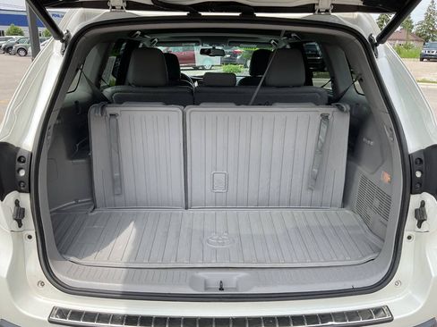 Used 2016 Toyota Highlander XLE AWD/4WD image 38