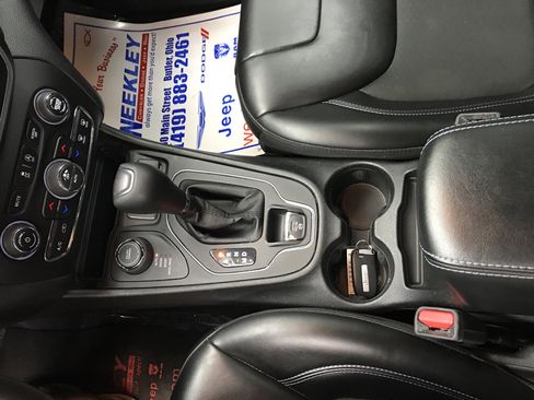 Used 2020 Jeep Cherokee Latitude Plus w/ Comfort/Convenience Group image 11