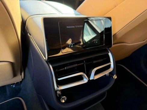 Used 2025 Bentley Flying Spur Plug-In Hybrid AWD/4WD image 53