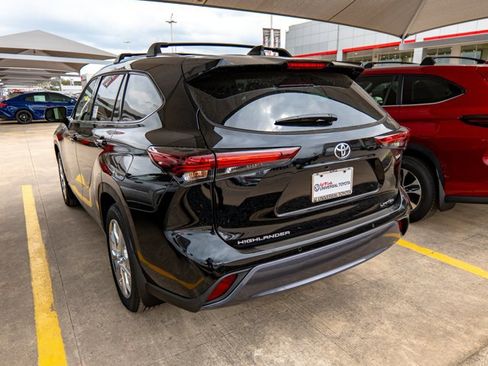 New 2026 Toyota Highlander Limited image 5