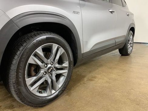 Used 2021 Kia Seltos S AWD/4WD image 2