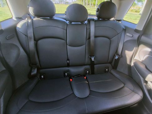 Used 2023 MINI Cooper 4-Door Hardtop FWD image 13