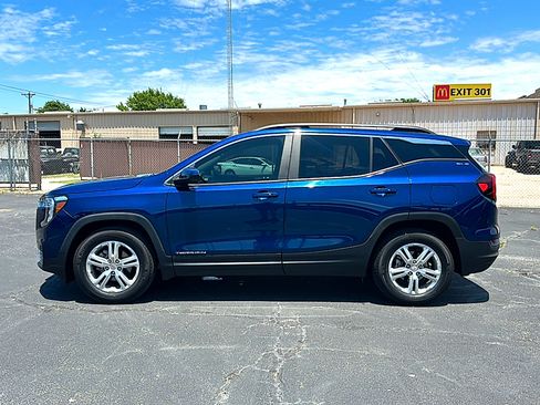 Used 2022 GMC Terrain SLE w/ Driver Convenience Package FWD image 5