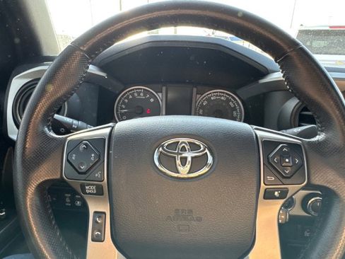 Used 2017 Toyota Tacoma Limited image 20