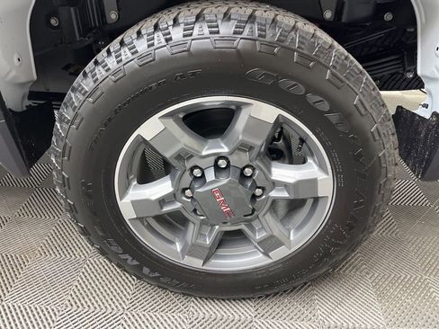 New 2025 GMC Sierra 2500 SLE w/ SLE Value Package; image 4