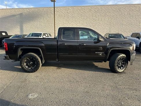 Used 2018 GMC Sierra 1500 SLE w/ SLE Value Package image 3