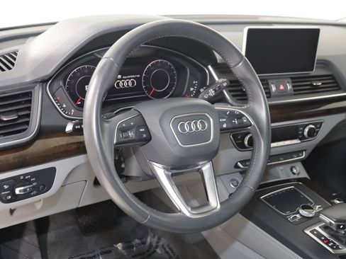 Used 2019 Audi Q5 2.0T Premium Plus w/ Premium Plus Package AWD/4WD image 6